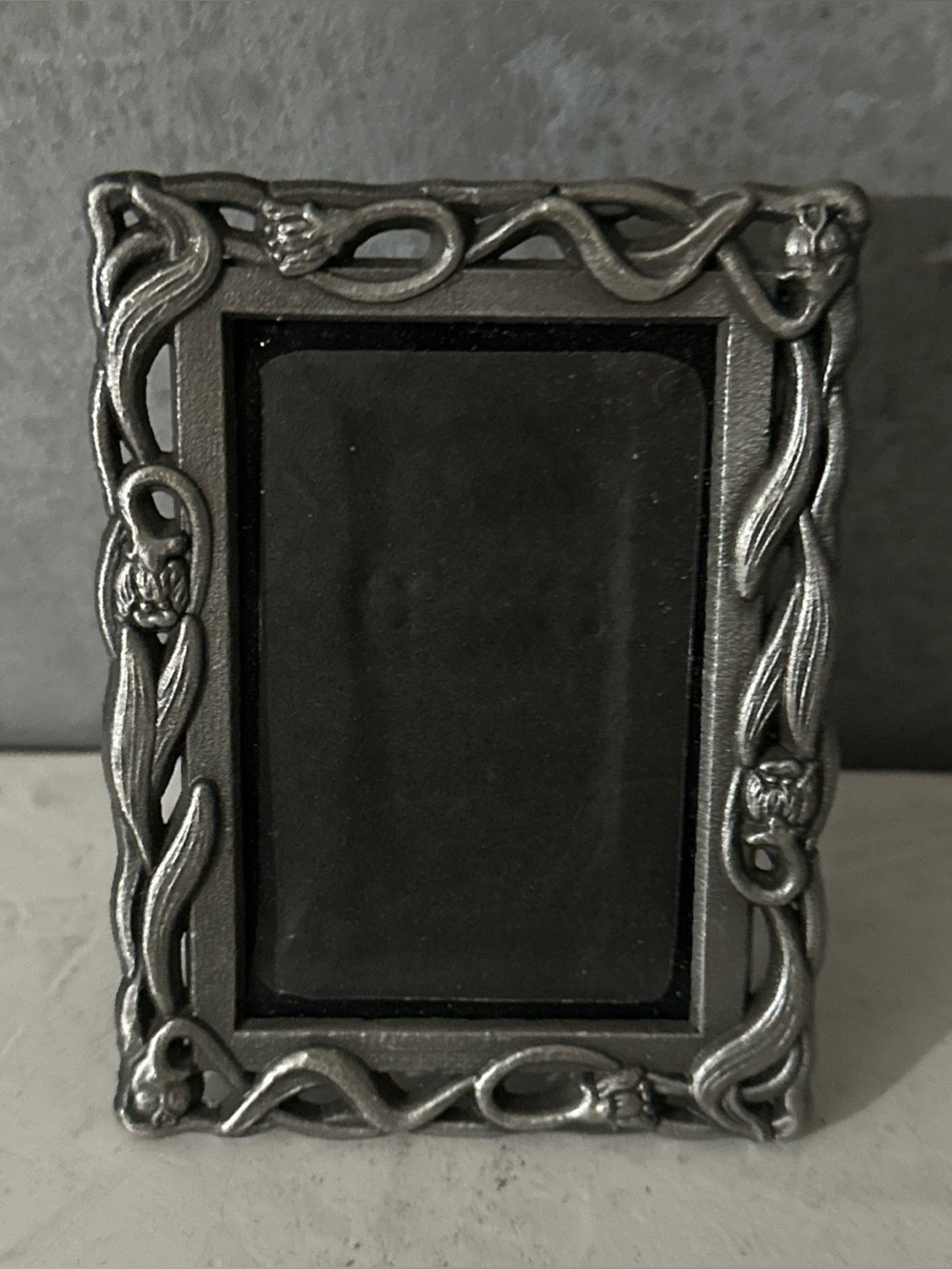 VINTAGE PEWTER TULIP FILAGREE MINI PICTURE FRAME FITS 2X3